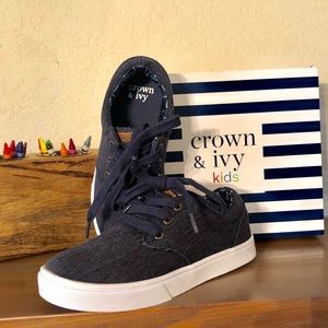NEW Crown and Ivy kids Navy Skipper Shoes sz 8m